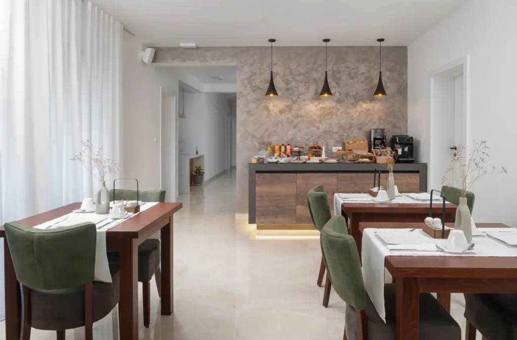 Villa Perla breakfast room